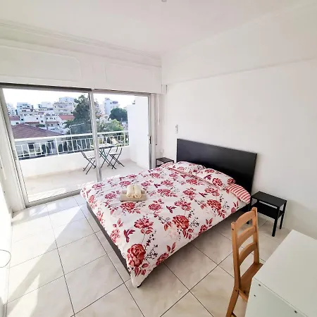 Δωμάτια σε οικογενειακή κατοικία View