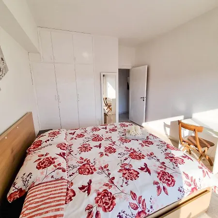 View Δωμάτια σε οικογενειακή κατοικία