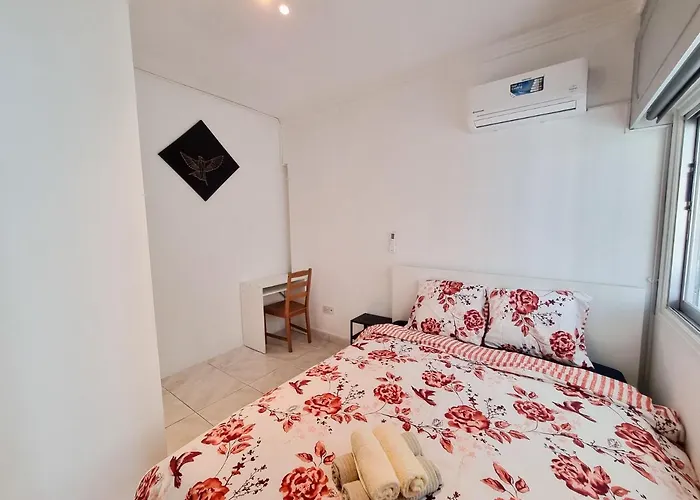 View * Λάρνακα